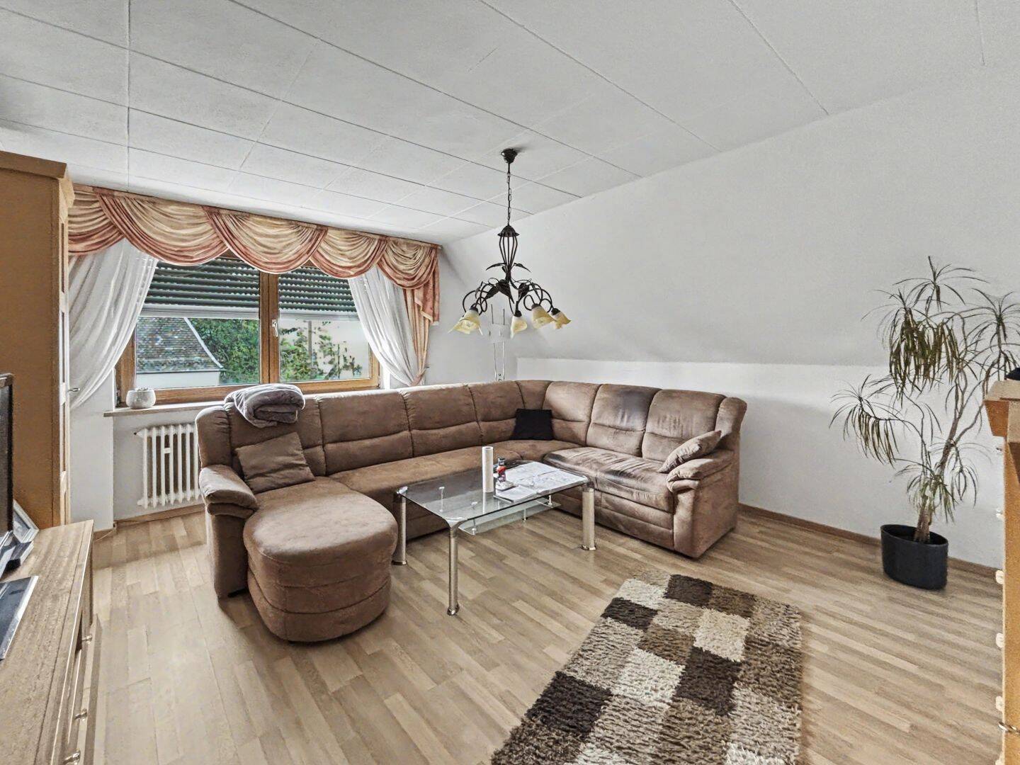 Attraktives Mehrfamilienhaus mit Potential in verkehrsgünstiger Lage in Augsburg-Lechhausen – Augsburg – Vorschaubild 9
