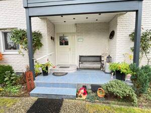 Komfortables Wohnen in Mahlsdorf-Süd: Einfamilienhaus mit Einliegerwohnung und Pool – 12623 Berlin – Vorschaubild 4