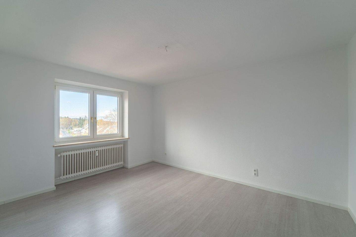 Kapitalanlage mit Potenzial: Komplett vermietetes MFH mit 15 Wohnungen, Aufzug & Garagen – Selb – Vorschaubild 7