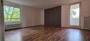 Viel Raum für Ihre Wohnideen: Attraktive 4-Zimmerwohnung mit zwei Balkonen und Garage – 76131 Karlsruhe – Vorschaubild 2