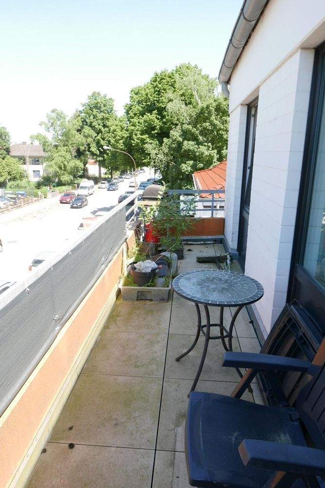 Gepflegte 2 Zimmer Wohnung mit Balkon und Keller in St. Lorenz vermietet – Lübeck – Vorschaubild 3