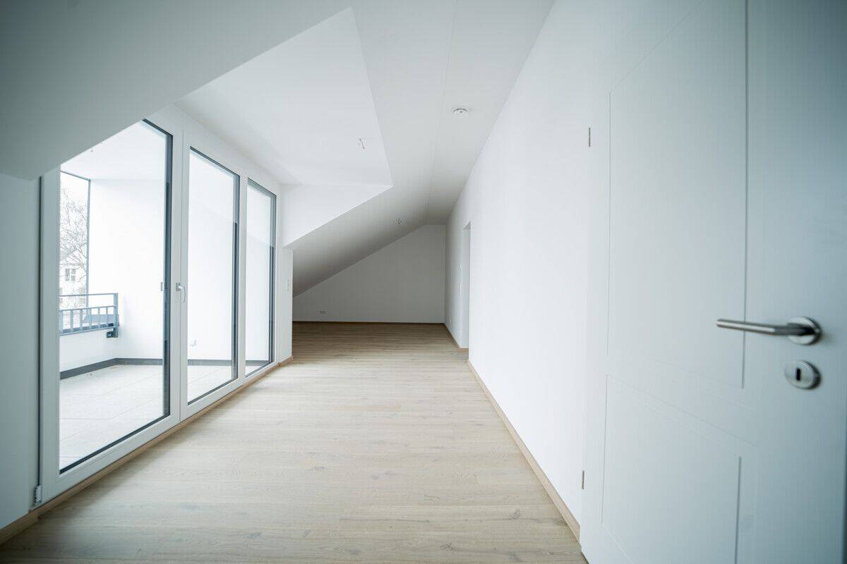 Erstbezug: Gemütliche Dachgeschosswohnung in bester Lage – Regensburg – Vorschaubild 3