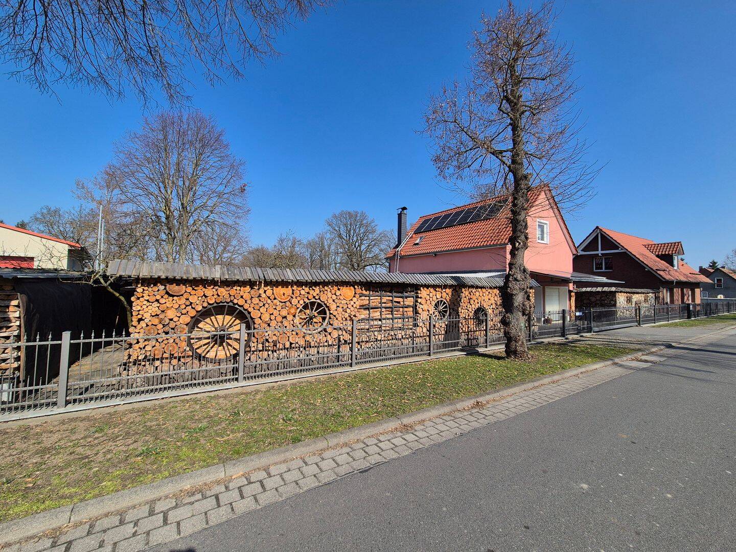 Viel Platz für Familie und Hobby – Einfamilienhaus mit vielen Extras in Roitzsch zu verkaufen! – Trossin – Vorschaubild 4