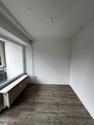 Geräumige Wohnung zu vermieten 1 ganzes + 2 halbe Zimmer – 22337 Hamburg – Vorschaubild 5
