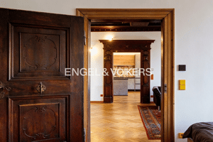 Denkmalgeschützter, stilvoll sanierter Altbau mit Aufzug in der Regensburger Innenstadt