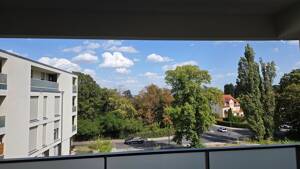 2-Zimmer-Wohnung mit 2 Balkonen und Blick über Dresden