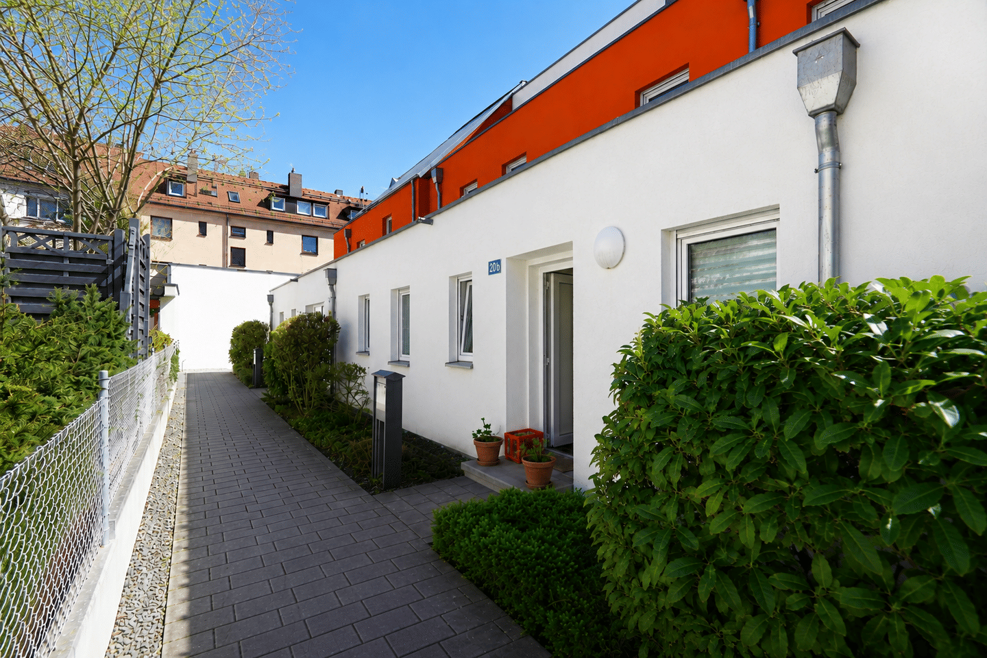 Modernes Stadthaus mit Garten in einzigartiger Innenhof-Lage in der Nürnberger Südstadt!