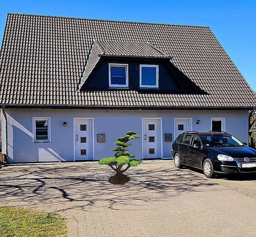 Attraktive Kapitalanlage: Vermietete Doppelhaushälfte mit 1.300 € Kaltmiete in Wittenförden – Wittenförden – Bild 1 von 9