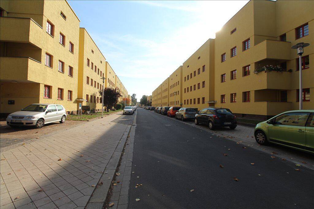 ! Wohnen in der Beimssiedlung - 3 Raum mit Loggia und Dusche ! – Magdeburg – Vorschaubild 2