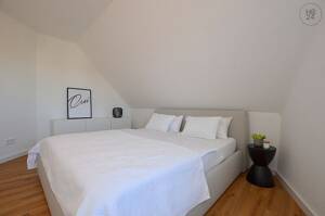 Exklusiv, hell und modern möblierte 2,5-Zimmerwohnung mit Wlan und Balkon – 97084 Würzburg – Vorschaubild 2
