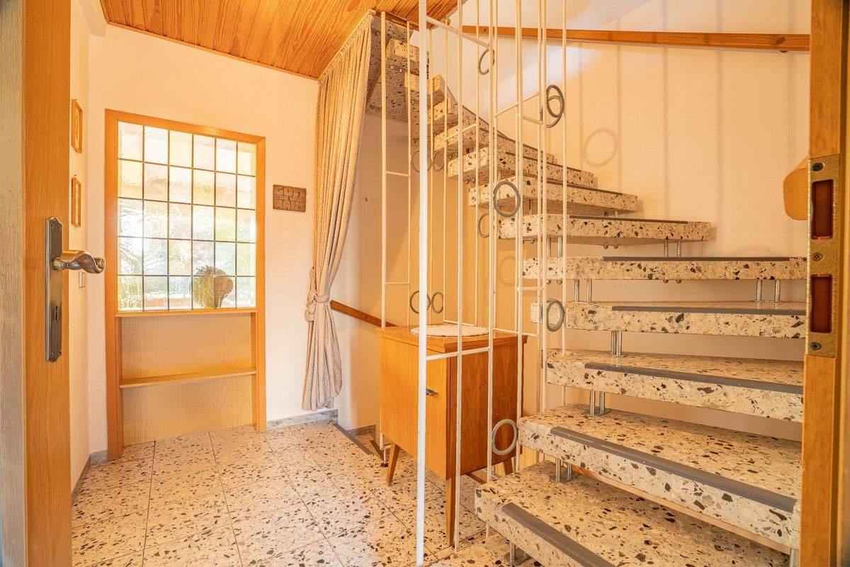 Charmante Doppelhaushälfte mit Garten, Balkon und viel Potenzial! – Bielefeld – Vorschaubild 6