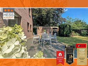 MODERIERTER PROFI-FILM: Freistehendes Einfamilienhaus mit uneinsehbarem Garten und Garage