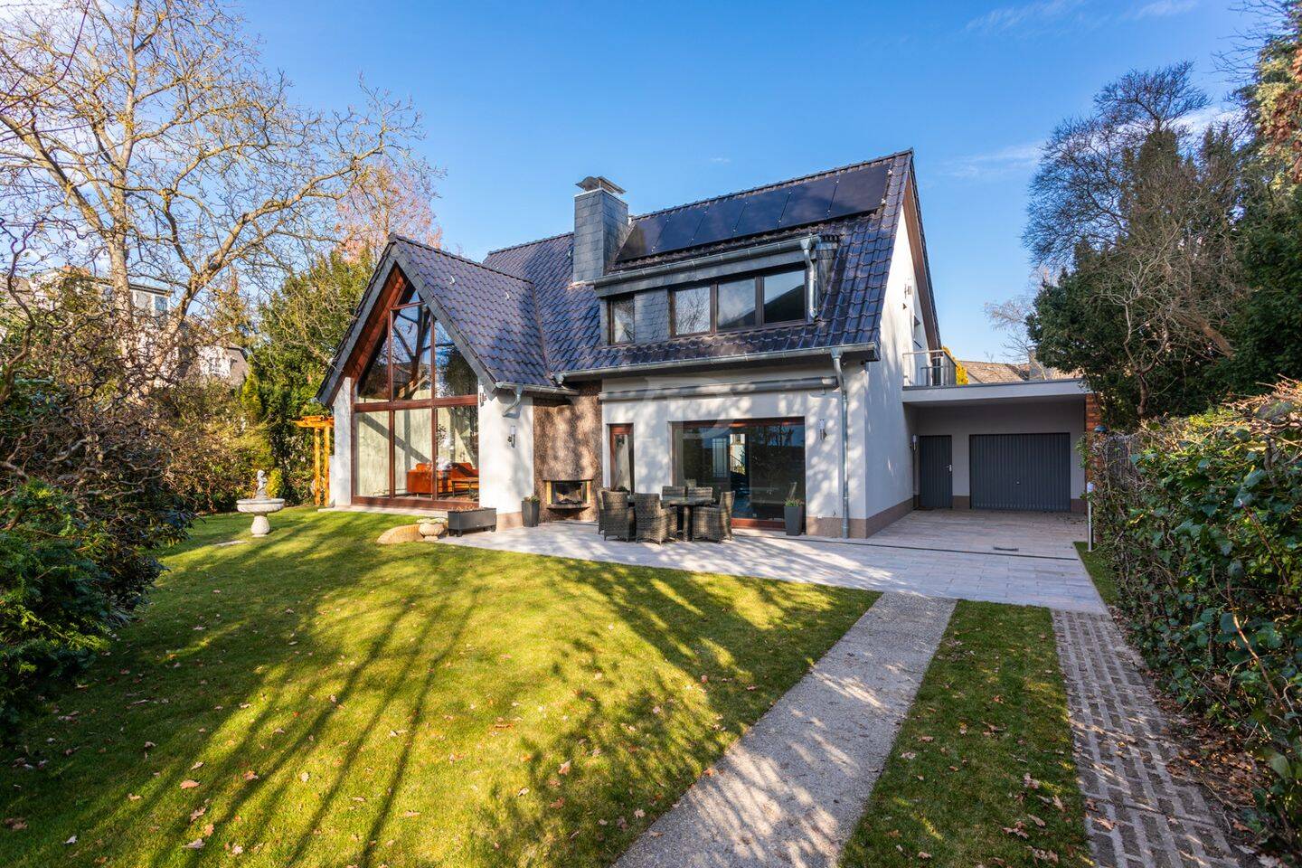 A+ Effizienz-Haus in Kladow: Modernes Architekten-Juwel mit Pool, Smart Home & Energieautarkie – Berlin – Bild 1 von 9