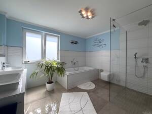 Exklusive, barrierefreie Erdgeschosswohnung in hochwertiger Ausstattung mit Privatgarten und Garage – 67071 Ludwigshafen am Rhein – Vorschaubild 8