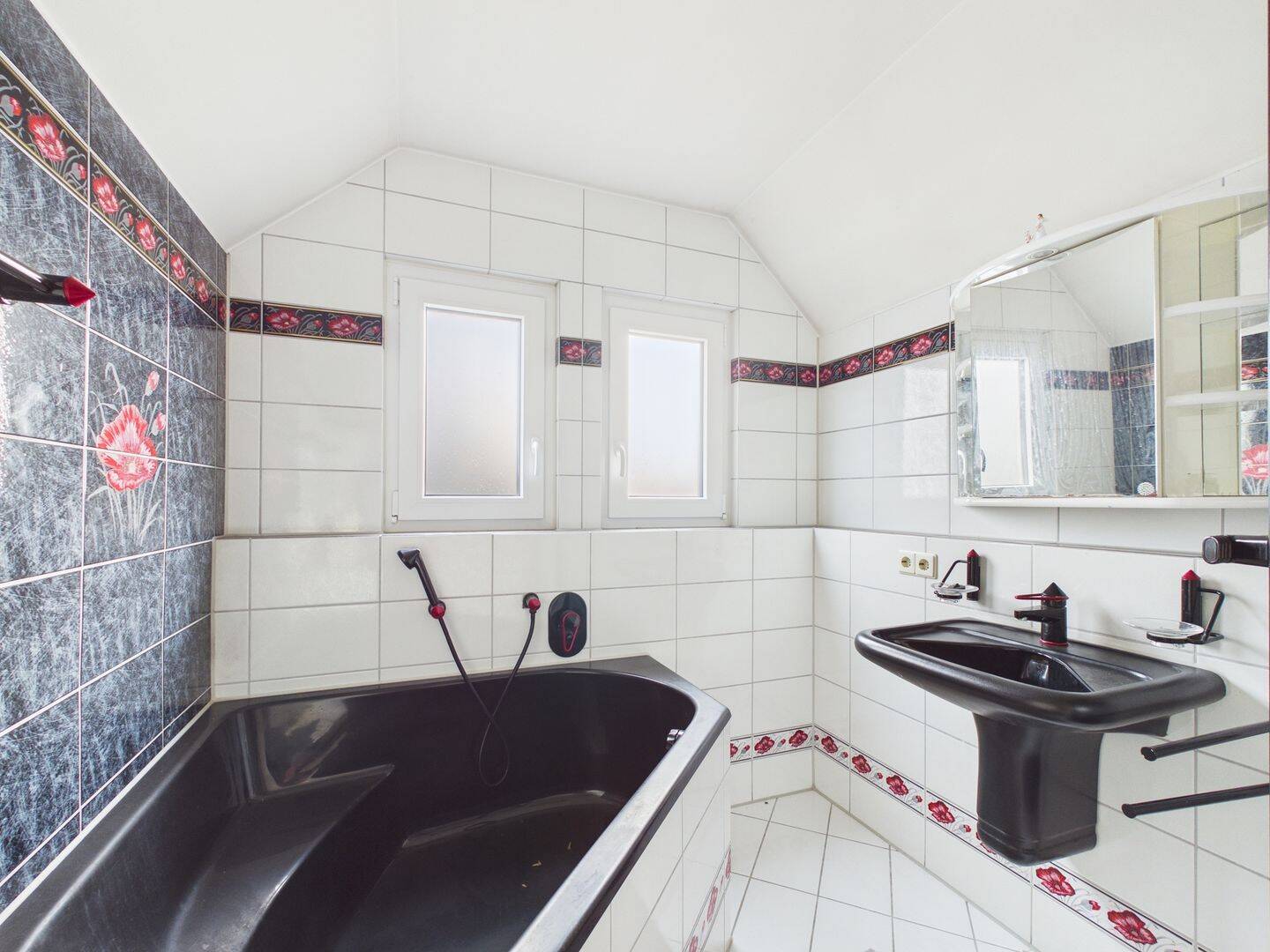 Helle Maisonette 60 m² mit Dachstudio 25 m², Balkon mit schöner Aussicht und Kfz-Stellplatz – Stuttgart – Vorschaubild 9