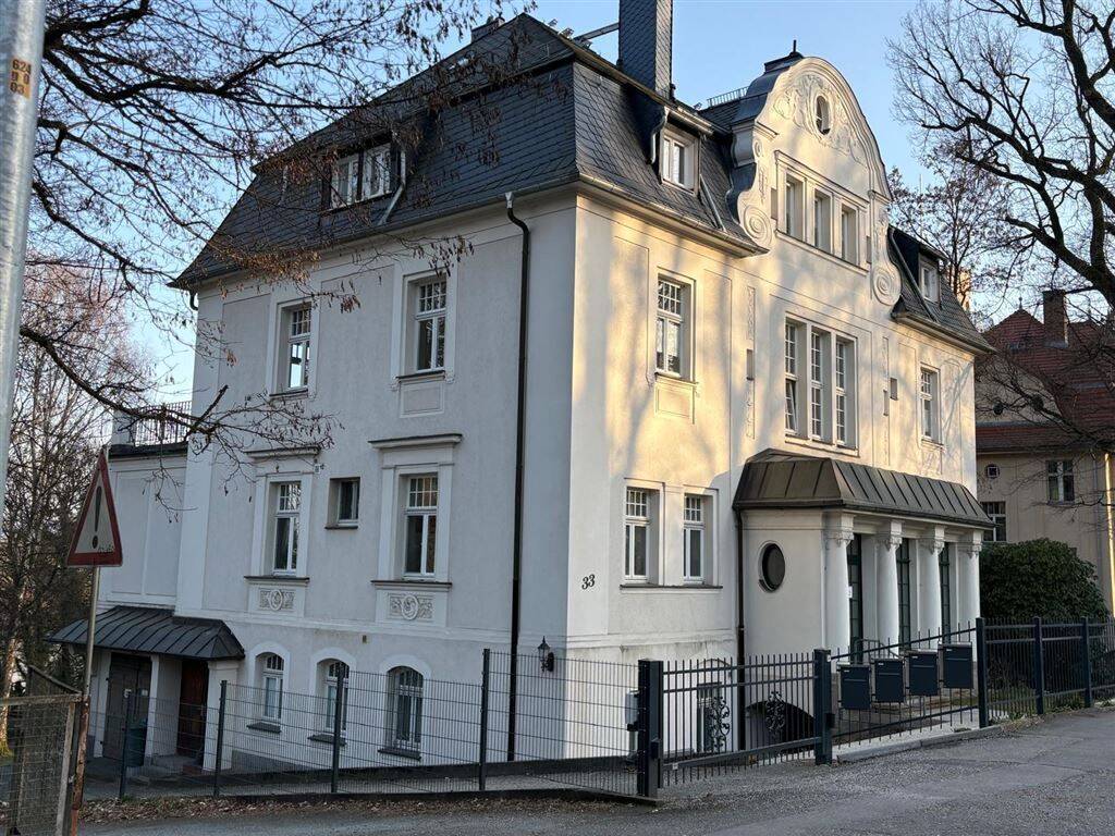 *** Eine wunderschöne 2-Raum Wohnung am Stadtpark erwartet SIE ! ***