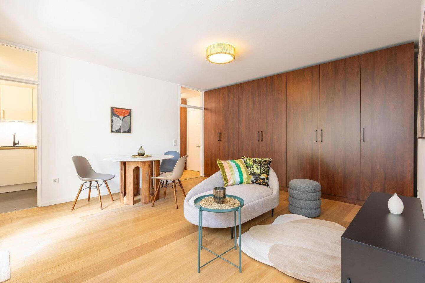 Neu möblierte, ruhige Terrassenwohnung inkl. Schwimmbad im Haus – München – Vorschaubild 6