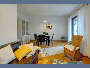 Möbliert: Helle 2-Zimmer Wohnung in Berg am Laim – 81671 München – Vorschaubild 1