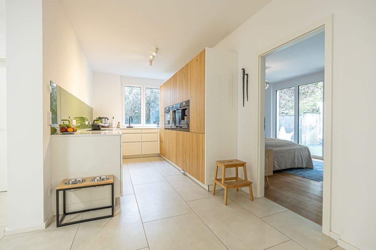 Exklusives Wohngefühl: Neuwertige Erdgeschosswohnung in Hochparterre-Lage in Karlsruhe-Durlach – Karlsruhe – Vorschaubild 2