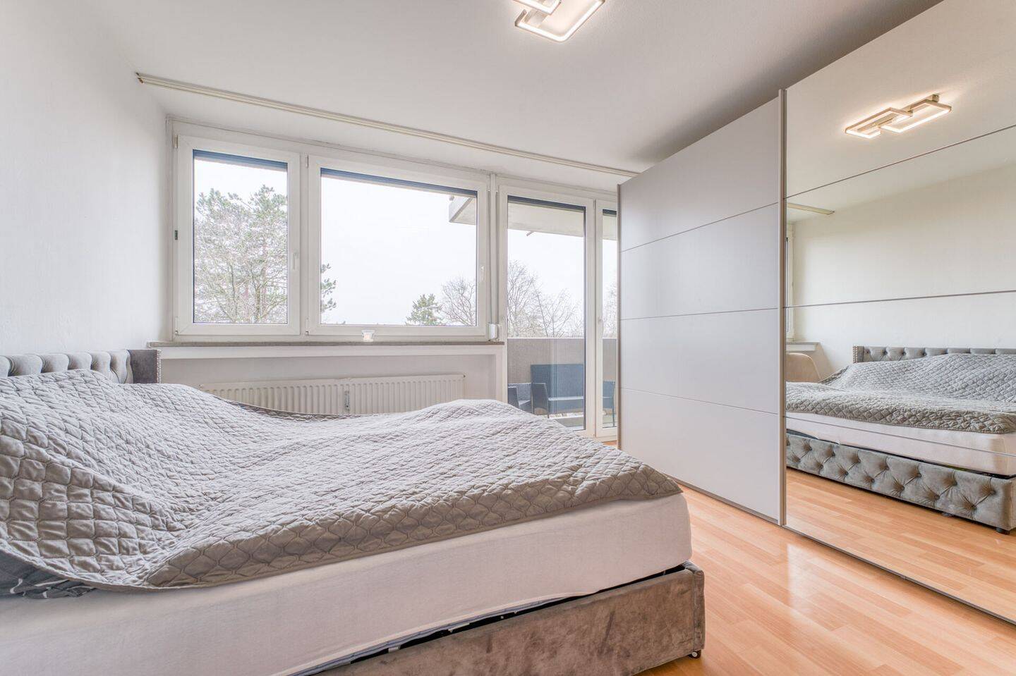 Über den Baumwipfeln: Helle 2-Zimmer-Wohnung mit Balkon in Moosach – München – Vorschaubild 6