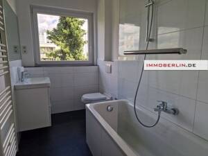 IMMOBERLIN.DE - Geschmackvoll modernisierte Wohnung mit ruhiger Südwestloggia – 13593 Berlin – Vorschaubild 5