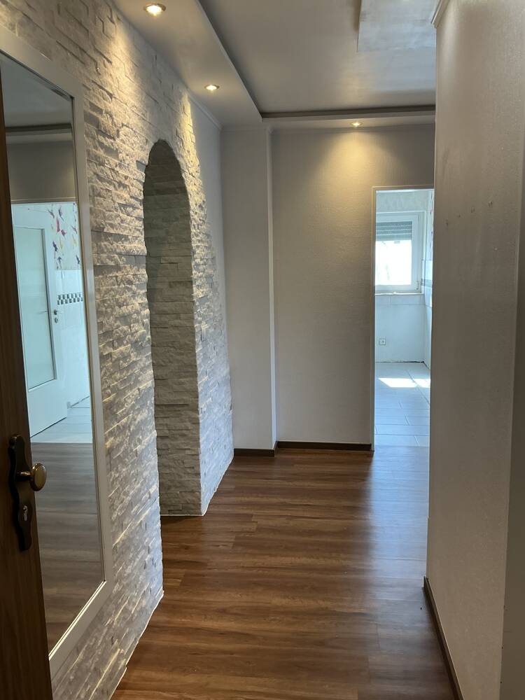 Wunderschöne 4-Zimmer-Wohnung mit Balkon, Aufzug und Tiefgaragenstellplatz! – Mönchengladbach – Vorschaubild 3