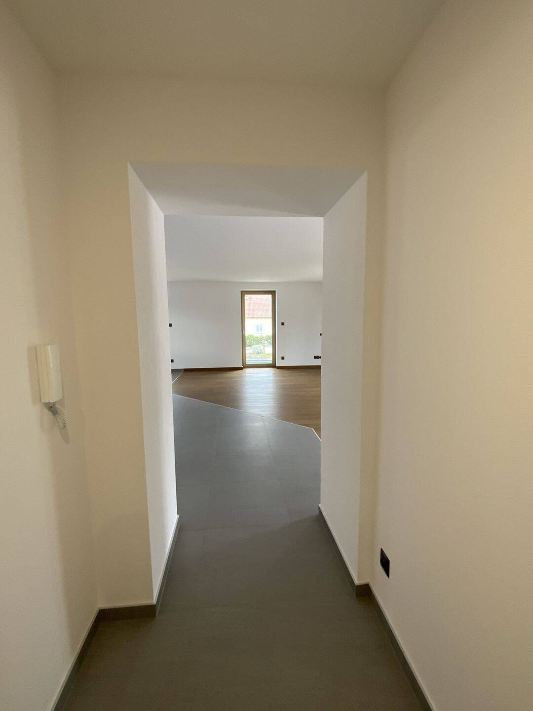 NEU - 4,5 ZIMMER - WOHNUNG -TOP AUSSTATTUNG