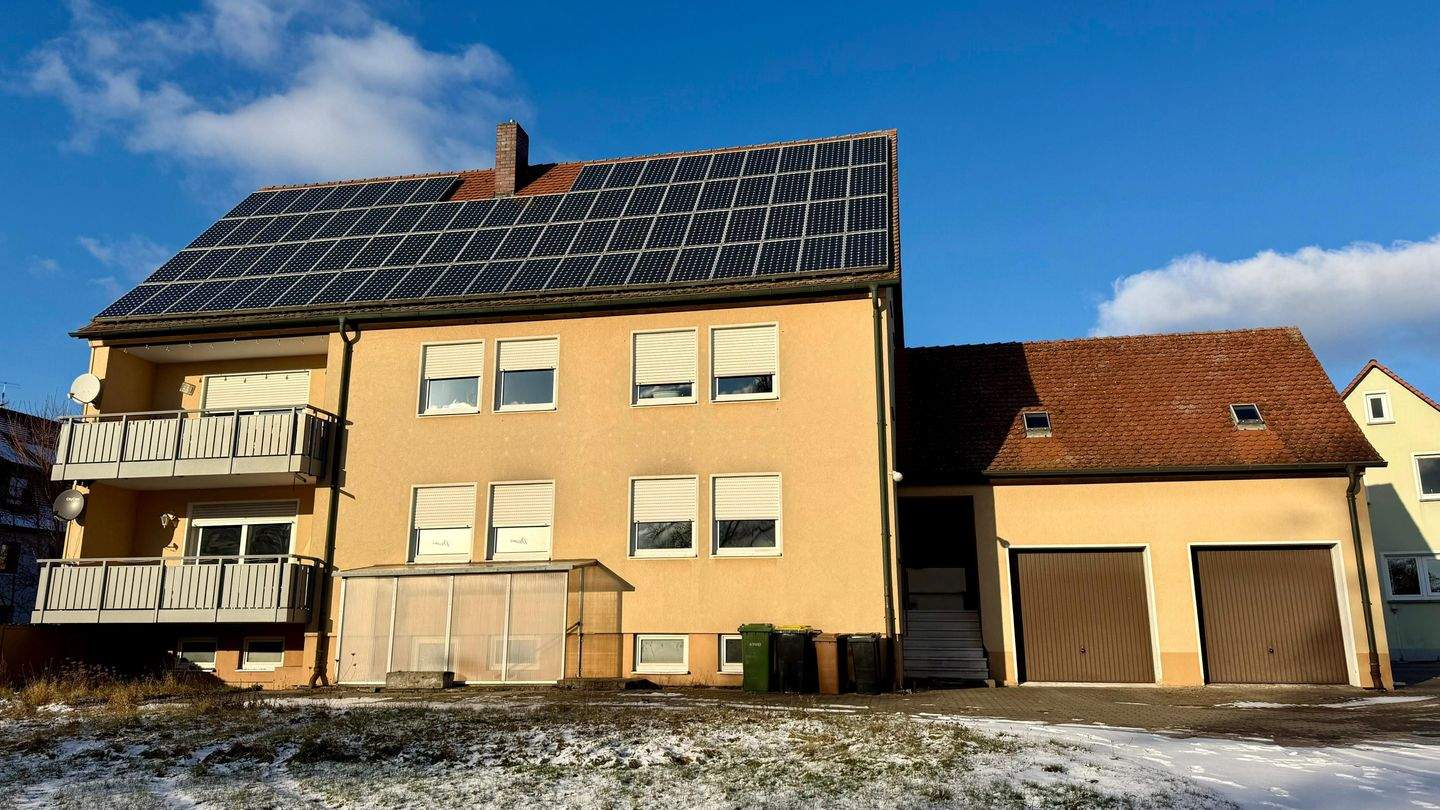 Attraktives Zweifamilienhaus in guter Lage - in Wilhermsdorf – Wilhermsdorf – Bild 1 von 8