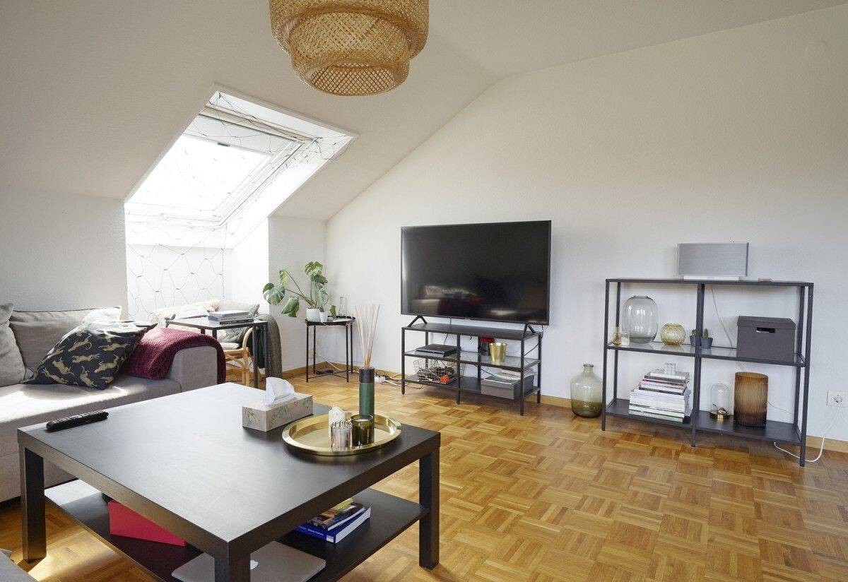 Charmante DG-Wohnung mit EBK und Balkon in S-Büsnau – Stuttgart – Vorschaubild 3