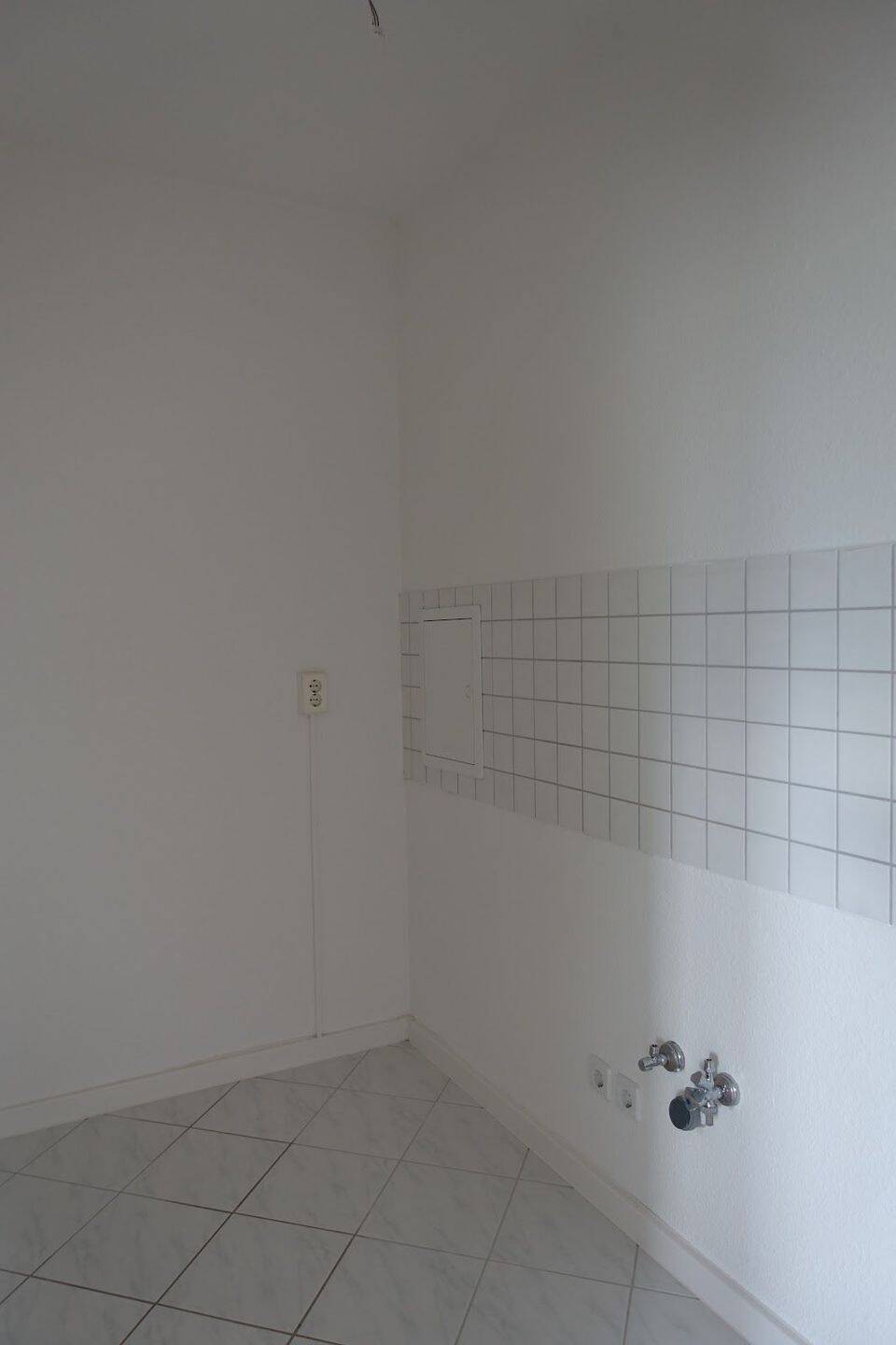 1,5 Zimmer Wohnung mit XXL Balkon - Aufzug - Dusche – Chemnitz – Vorschaubild 5