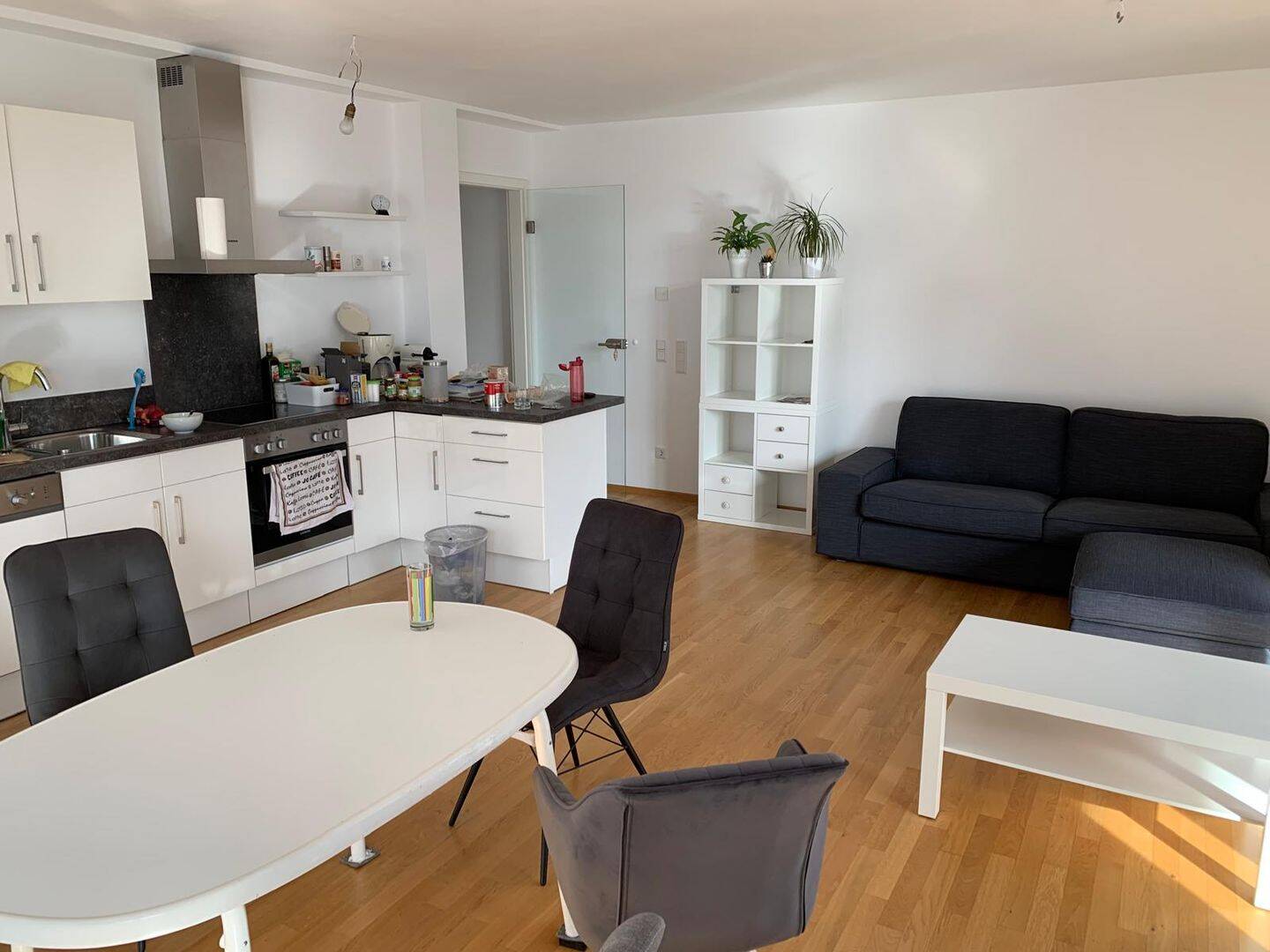 Top modernes 3-Zimmer App. im 4.OG-Einbauküche -Balkon -90478 Nürnberg – Nürnberg – Vorschaubild 2