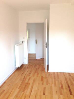 ***ATTRAKTIVES 3-FH 755 m²GRDST.IN TOPLAGE NÄHE BUCHHÜGELALLE INKL.DER BAUGENEHMIGUNG FÜR 3 WEITERE WE ODER NEUBAU EINES 1-FAM.HAUSES / BUNGALOWS*** – 63071 Offenbach am Main – Vorschaubild 7