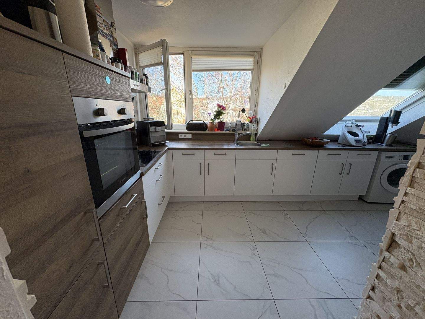 Attraktive 3,5-Zimmer-Dachgeschosswohnung - WG-geeignet und nahezu möbliert – Pforzheim – Bild 1 von 8