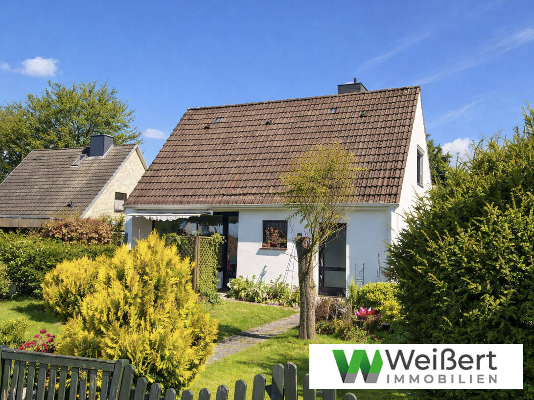 Attraktives Einfamilienhaus mit 635?m² Gartenparadies und Top-Lage nahe Krankenhaus – Itzehoe – Bild 1 von 9