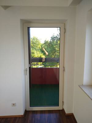 Gepflegte 3-ZKBWC, Einbauküche, Balkon, Fußbodenheizung, Stellplatz, HDH-Mittelrain – 89520 Heidenheim an der Brenz – Vorschaubild 3