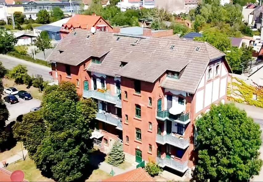 4-Raum- Dachgeschosswohnung, Hüttenstraße