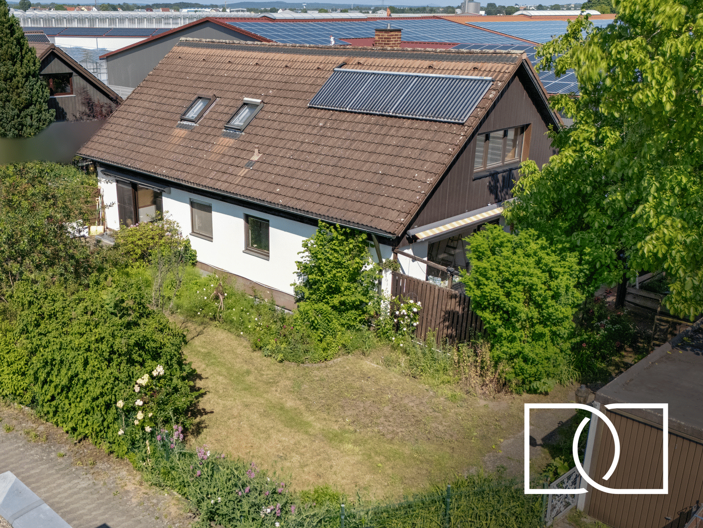 Ruhige Lage! Gepflegtes Einfamilienhaus mit großem Garten, optimaler Anbindung und ELW – Fürth – Bild 1 von 9