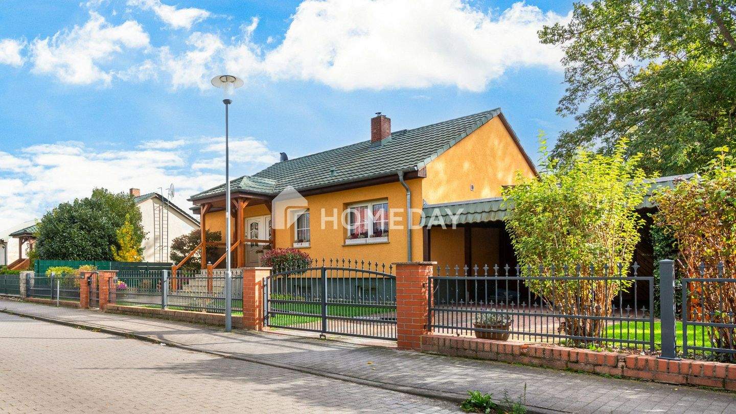 Familienfreundliches EFH mit Sauna, Doppelcarport und liebevoll angelegtem Garten in ruhiger Lage – Großbeeren – Bild 1 von 9