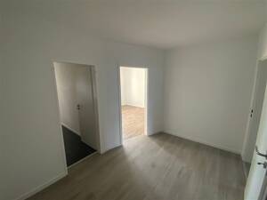 Helle 3-Zimmer-Wohnung mit 2 Balkonen, Einbauküche und Wannenbad in Schwachhhausen nahe Gete – 28211 Bremen – Vorschaubild 8