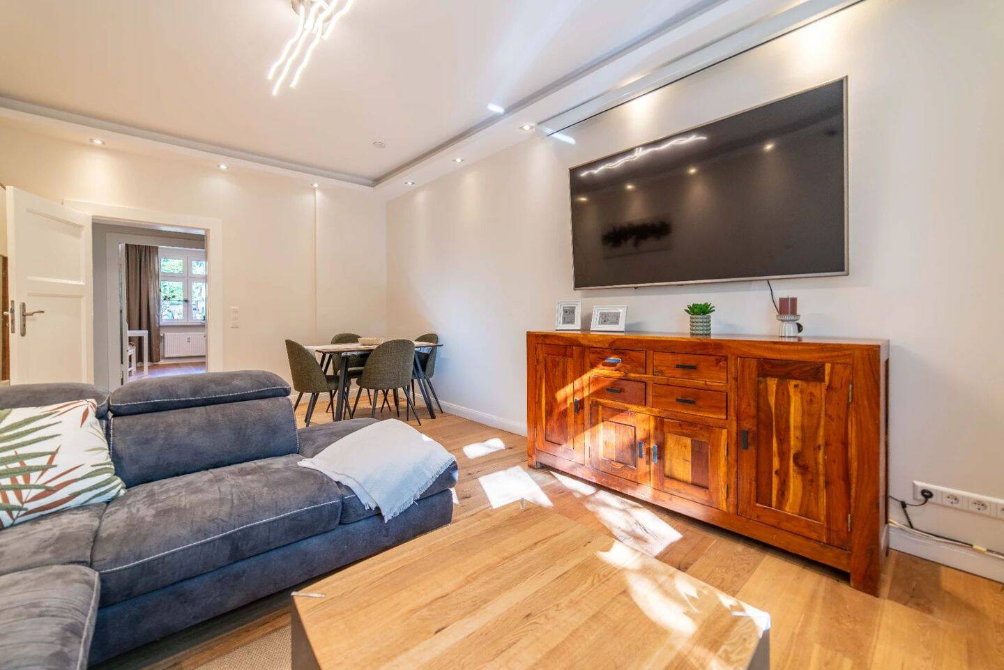 Beautiful 2-Room Apartment in Cecilienstraße – Berlin – Vorschaubild 4