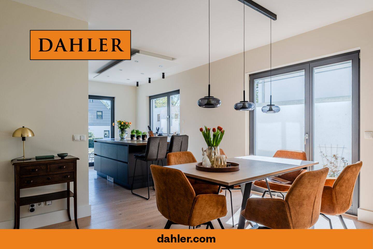 Modernized semi-detached villa in a prime location within the Zehlendorf villa district – Kleinmachnow – Bild 1 von 9