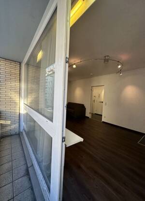 Schöne 1-Zimmer-Wohnung mit 2 Balkonen und Stellplatz in Friedrichstadt – 40215 Düsseldorf – Vorschaubild 4