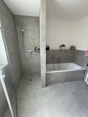 Stilvolle, neuwertige 4-Zimmer-Wohnung mit Terrasse, Garten und Balkon in Fürth-Unterfarrnbach – 90766 Fürth – Vorschaubild 7