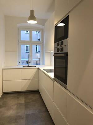 Stilvoll modernisierte Altbauwohnung mit Balkon im beliebten Florakiez – 13187 Berlin – Vorschaubild 9