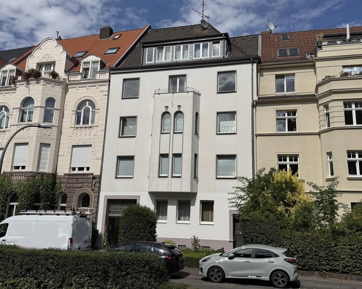 Altbauflair in Klettenberg mit Stellplatz – 50939 Köln – Bild 1 von 9