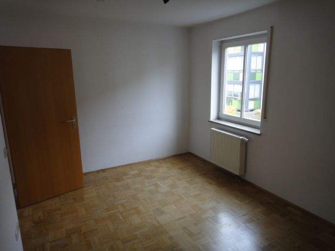 2026 beziehbar moderne 2-ZW, Schweinfurt, Bj.1994, Balkon – Schweinfurt – Vorschaubild 4