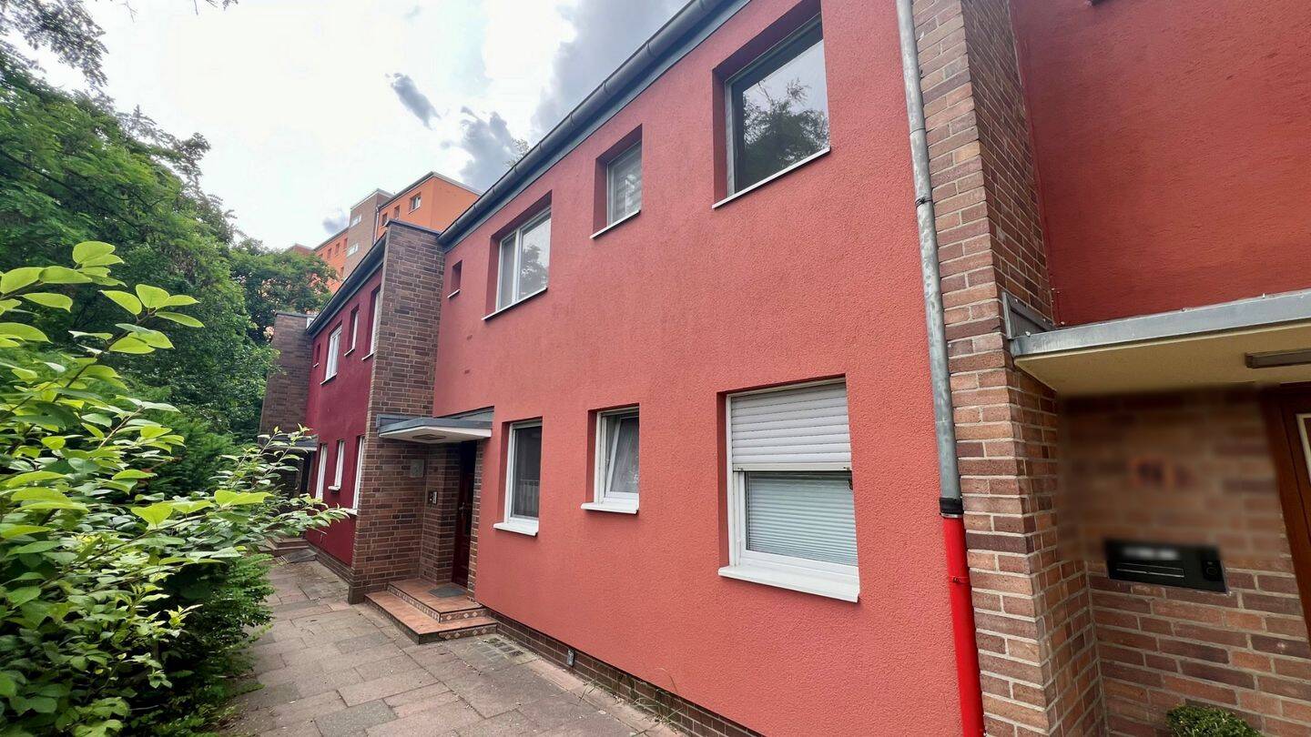 Teilweise vermietetes Reihenmittelhaus als clevere Kapitalanlage in Berlin-Spandau