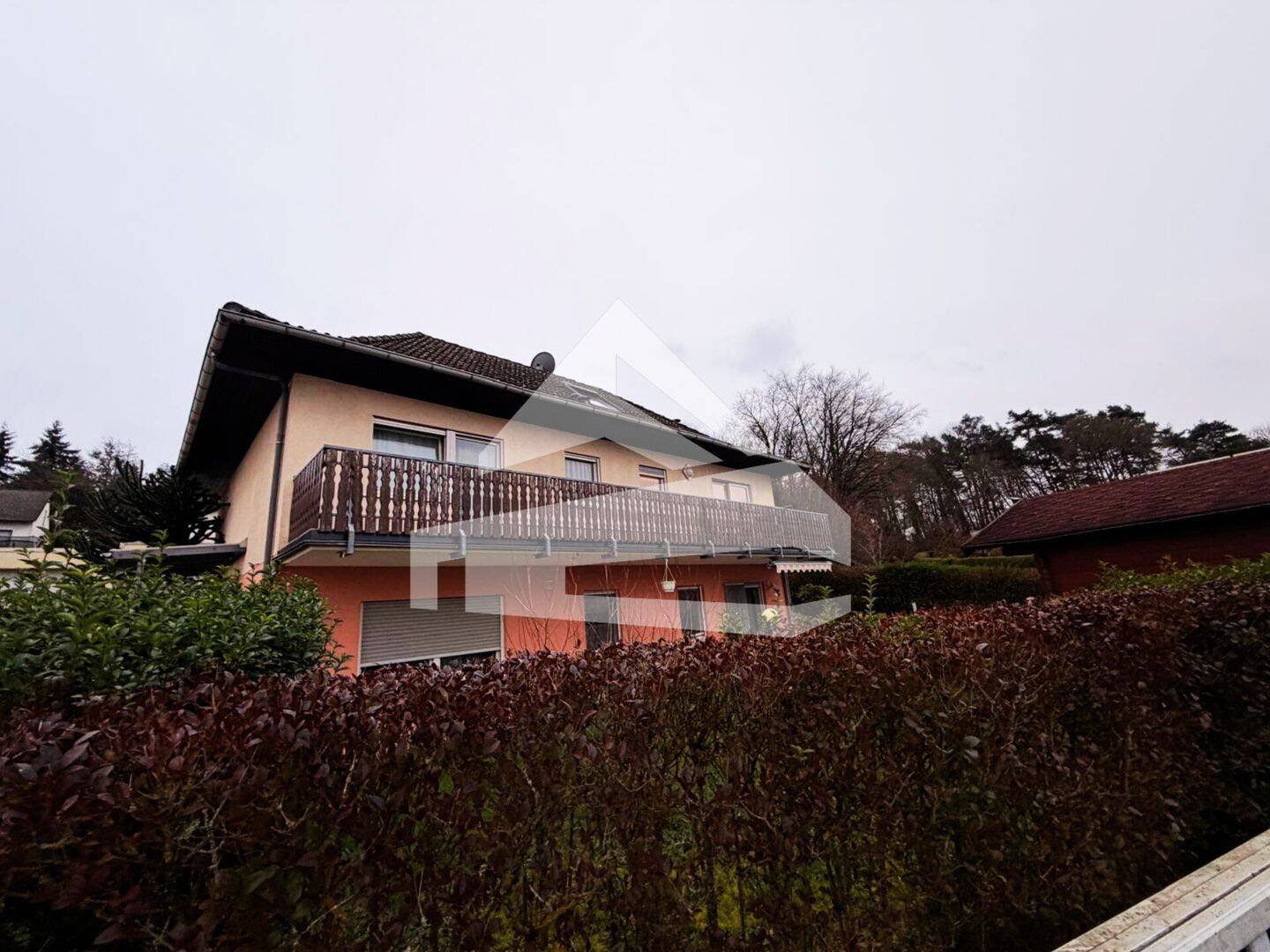 Freistehendes Einfamilienhaus mit Einliegerwohnung in toller Lage in Ehrang