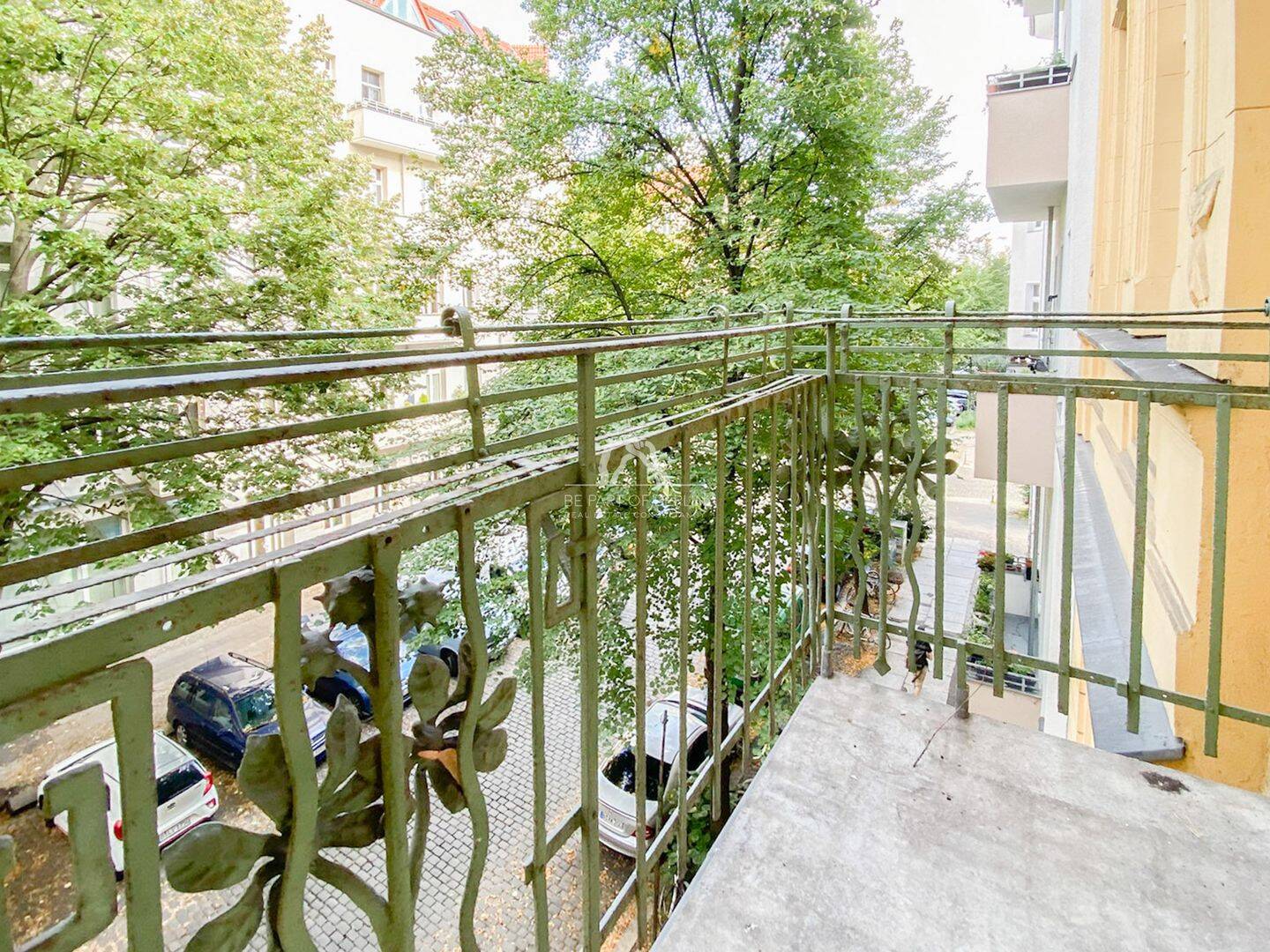 PROVISIONSFREI | ZWEI ZIMMER IN REPRÄSENATIVEM ALTBAU MIT BALKON IM SAMARITERKIEZ | – Berlin – Vorschaubild 8
