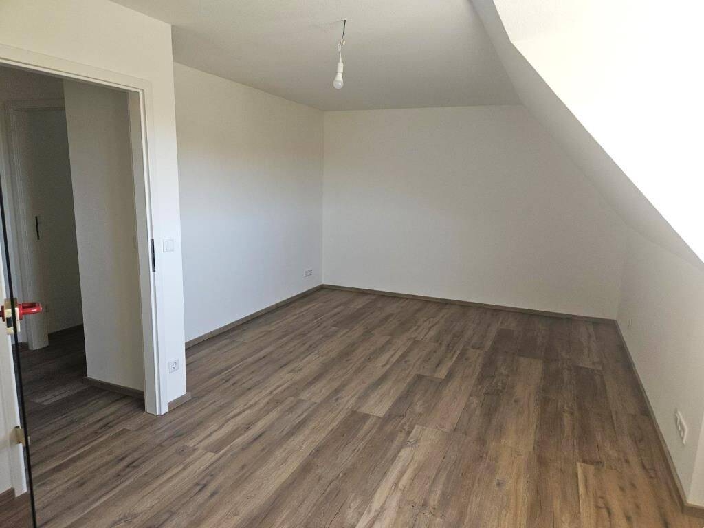 Schöne 4-Zi. Maisonette-Wohnung mit Balkon in Nürnberg-Hummelstein / Wohnung mieten – Nürnberg – Vorschaubild 9